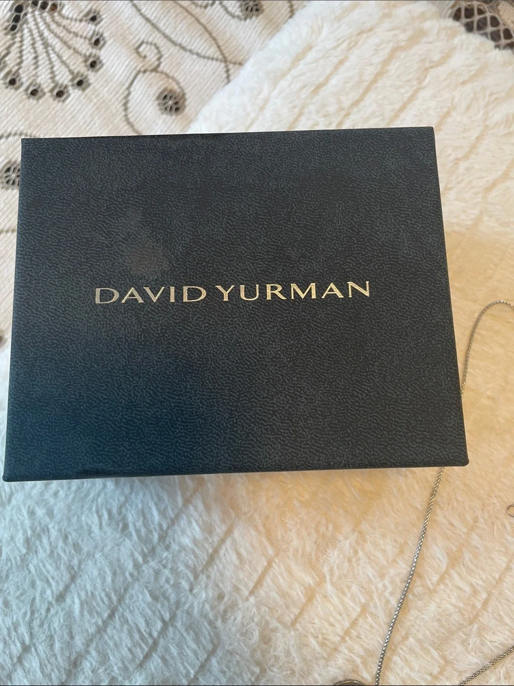 David Yurman Two Interlocking Heart Necklace in Silver and Gold - Picture 5 of 9